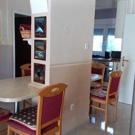 Ivo Apartament *